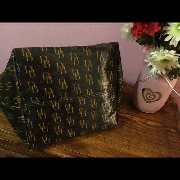 Dooney and Bourke - Picture 4 of 7